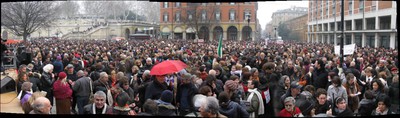 Bologna, 13 febbraio 2011 - "Se non ora, quando?" Manifestazione di piazza a Bologna in piazza XX Settembre. 